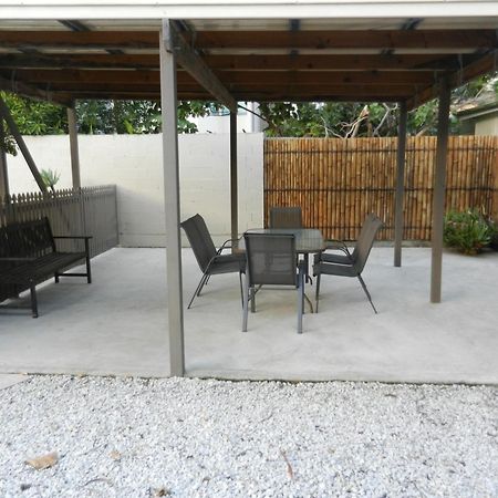 Golden Shores Motel Bilinga エクステリア 写真
