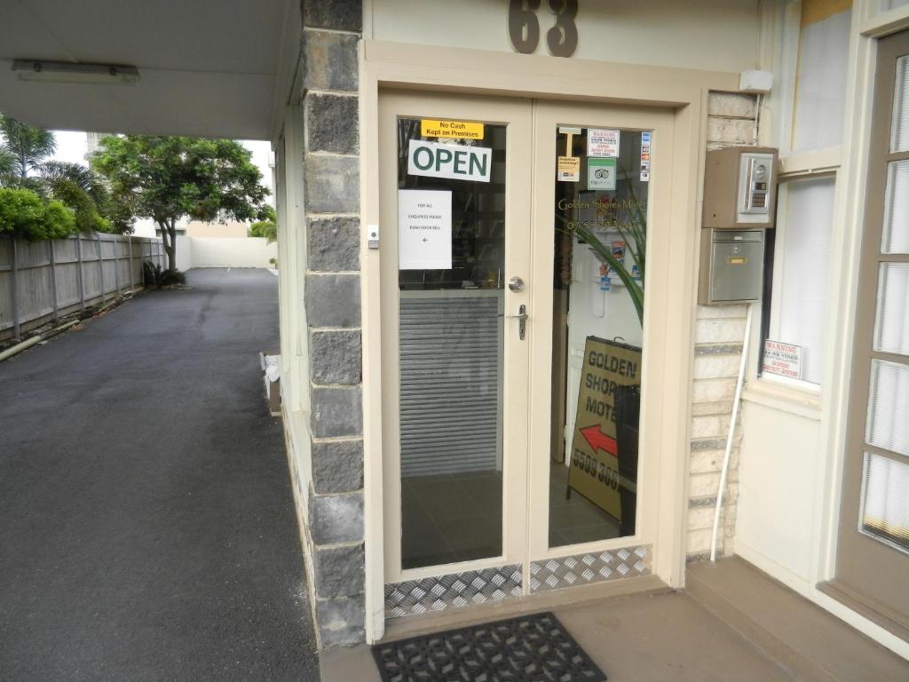Golden Shores Motel Bilinga エクステリア 写真